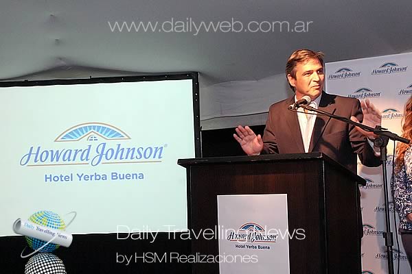-Bernardo Racedo Aragn en la inauguracin del hotel Yerba Buena-