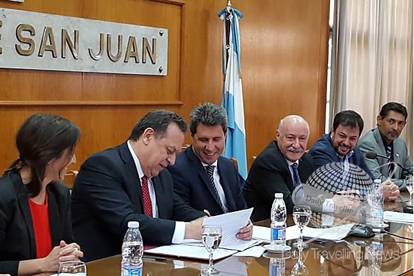 -Gustavo Santos y Sergio Uac firma acuerdo para mejoras en provincia de San Juan-