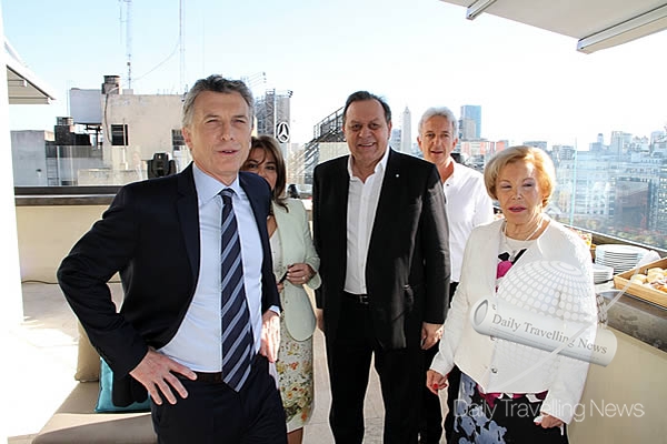 -Mauricio Macri, Gustavo Santosivos y directivos en la inauguracin del hotel Brizo-