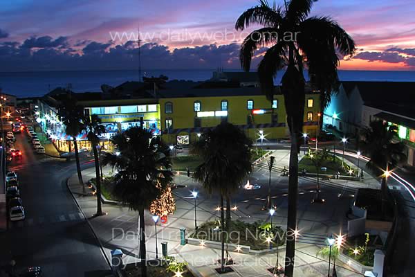 -Bridgetown, ciudad capital del entretenimiento en Barbados.-