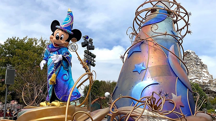 Disneyland Resort celebra Disney100