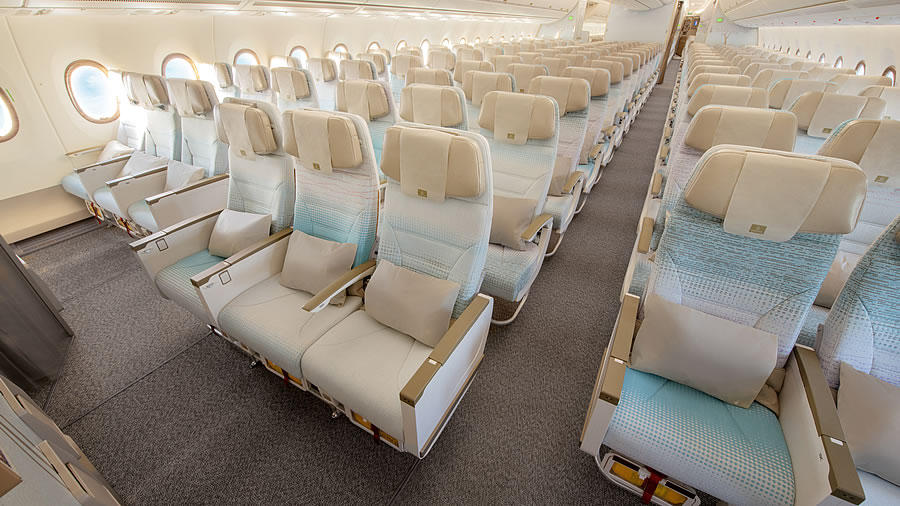 El A350 de Emirates debuta en Ammán