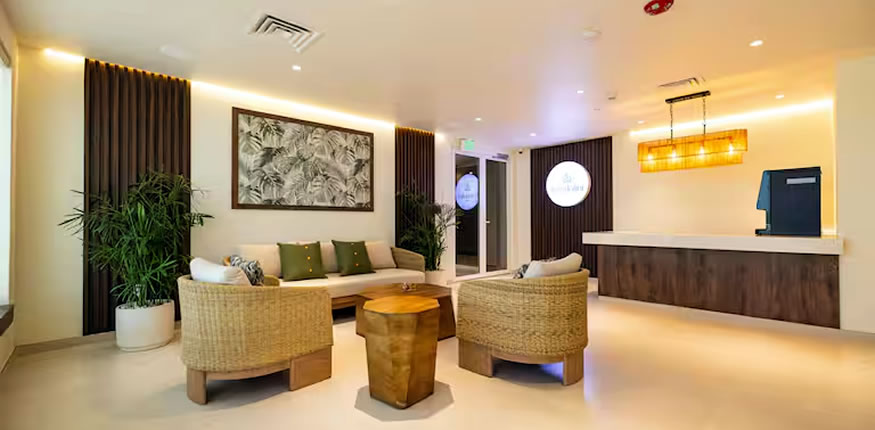 Embassy Suites Aruba presentó su nuevo spa y reforzó su propuesta familiar en FIT 2026