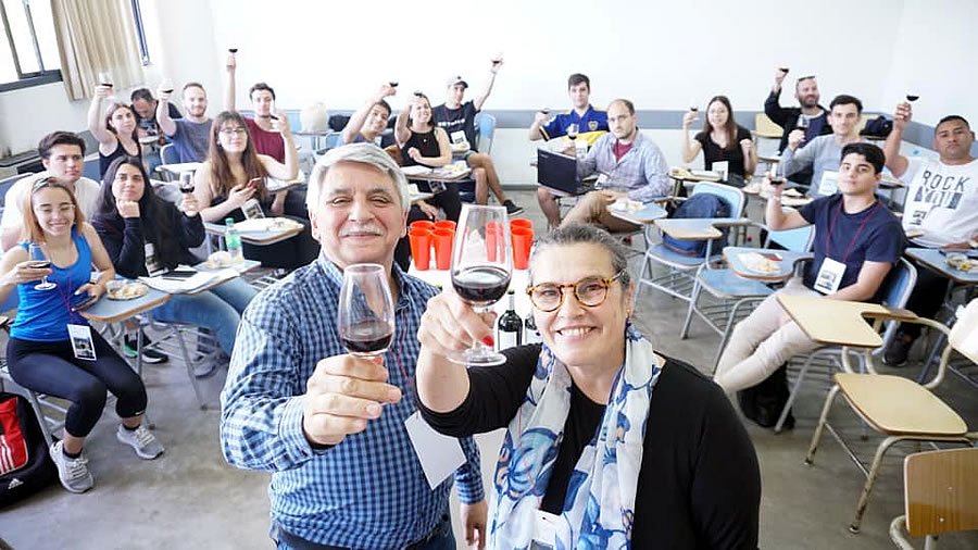 -Los vinos de la Ruta 40 llegaron a la plata por 19 vez-