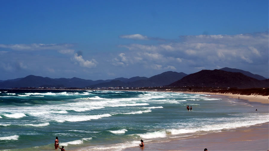 -La Playa de los Ingleses en Floreanpolis tendr el acceso restringido el resto del verano-