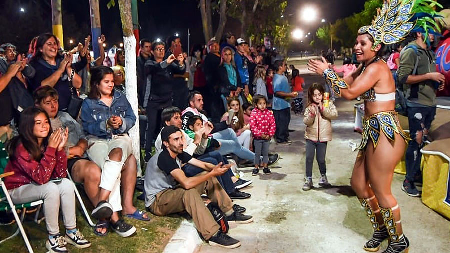 -Un fin de semana de carnavales en la Provincia de Buenos Aires-