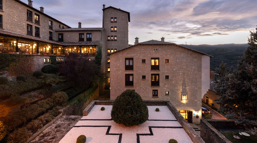 -El Parador de Sos del Rey Católico reabre renovado y accesible-