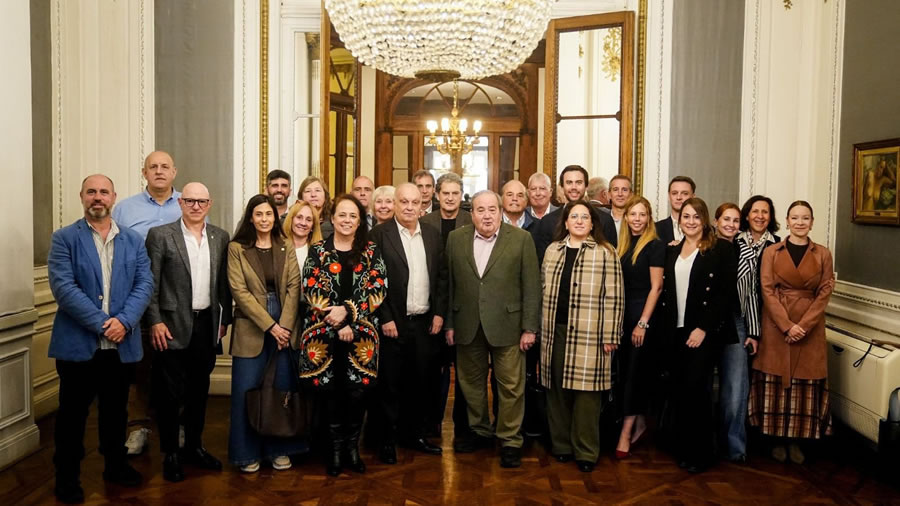 -Presentaci髇 del RIMICABA al sector hotelero gastron髆ico-