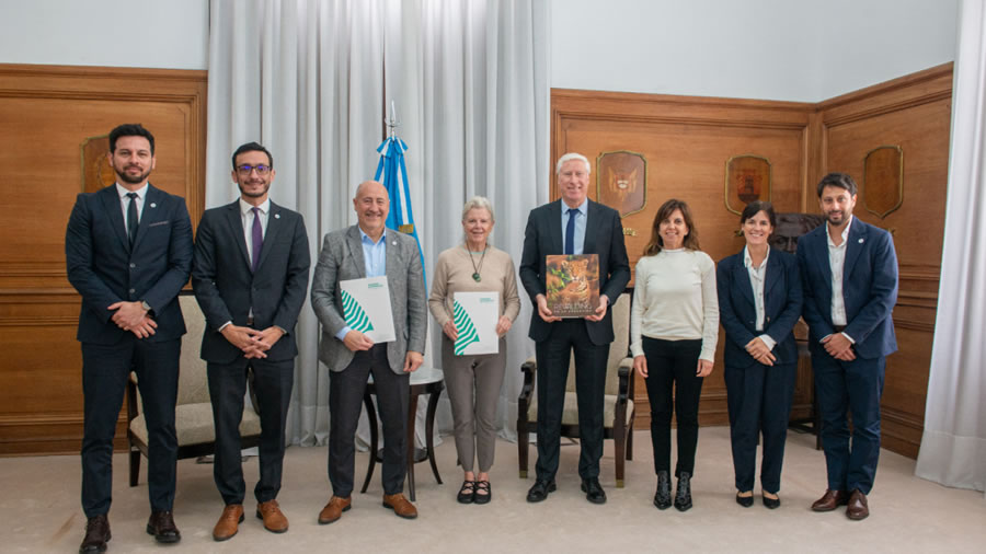 -Parques Nacionales y Rewilding Argentina renovaron su alianza en la gestión del Pque Nacional Iberá-
