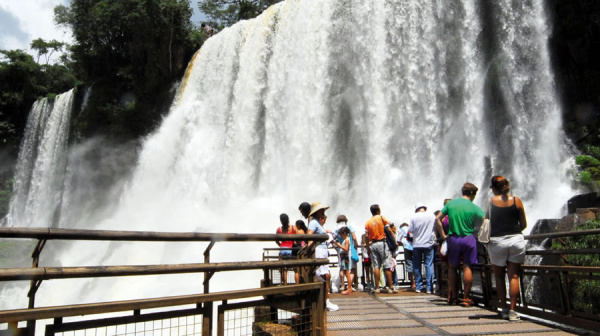 El turismo internacional superó los niveles prepandemia en abril 2023