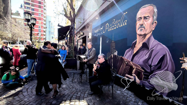 “Un Pop para Piazzolla”: San Telmo sumó un nuevo homenaje al gran maestro del tango