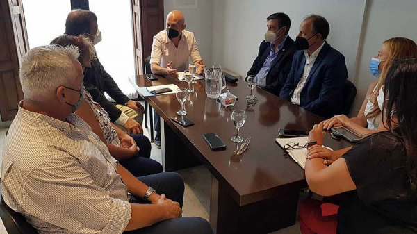 Autoridades de Corrientes reunidas para analizar la problemtica de los incendios