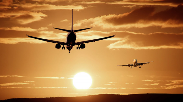 España firma protocolos para promover el uso del hidrógeno verde en la aviación