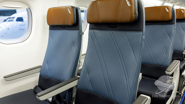 Embraer entrega el primer E175 con nuevos asientos RECARO a American Airlines